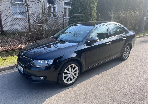 Skoda Octavia cena 44000 przebieg: 258000, rok produkcji 2016 z Radomsko małe 56